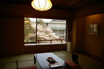 room-image