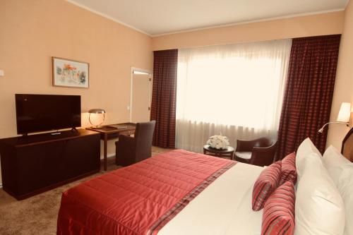 room-image