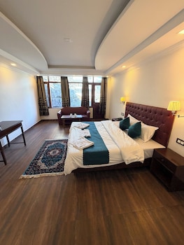 room-image