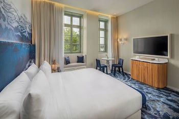room-image