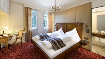 room-image