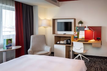 room-image