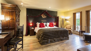 room-image