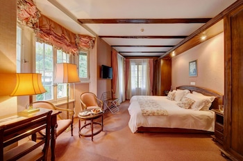 room-image