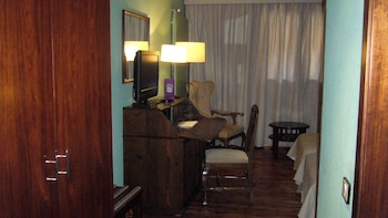 room-image