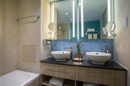 room-image