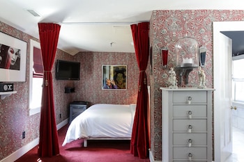 room-image