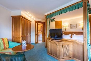 room-image