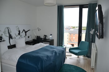 room-image