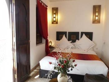 room-image