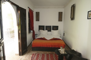 room-image