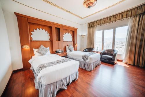 room-image