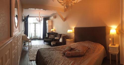 room-image