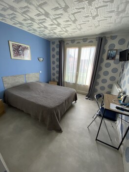 room-image