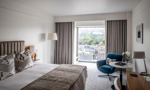 room-image