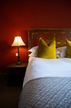 room-image