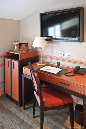 room-image