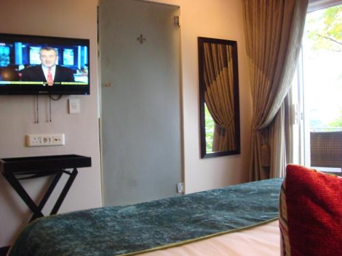 room-image