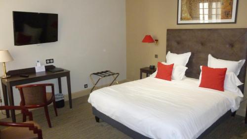 room-image