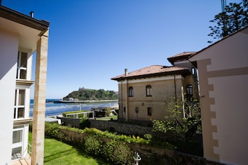 room-image