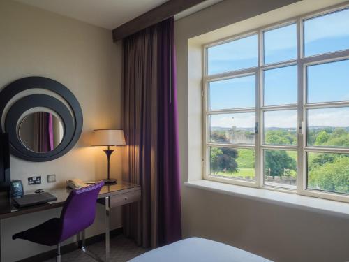 room-image