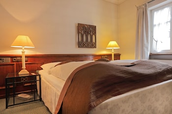 room-image