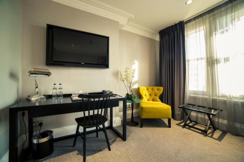 room-image