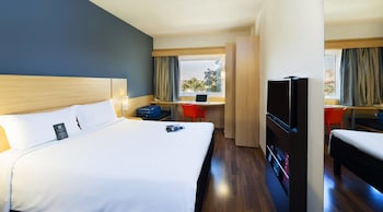 room-image