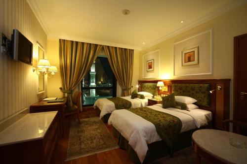 room-image