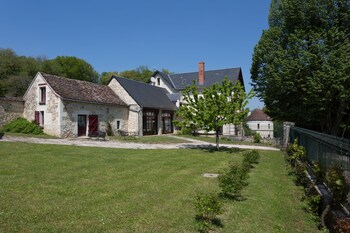 room-image