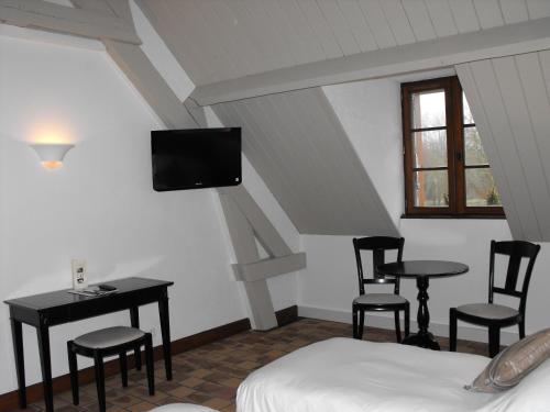 room-image