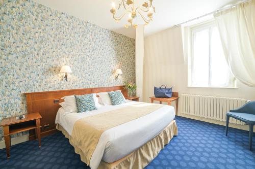 room-image