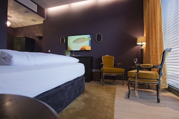 room-image