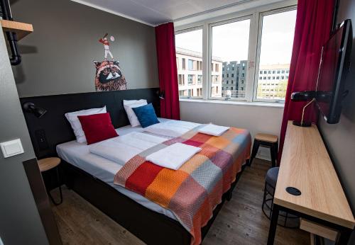 room-image