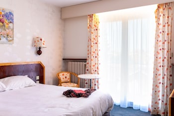 room-image