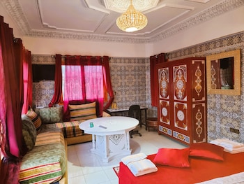 room-image