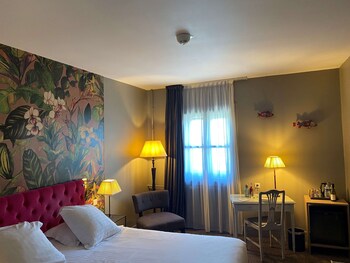 room-image