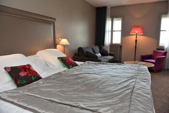 room-image