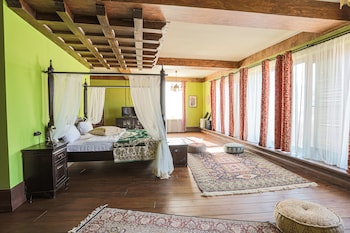 room-image