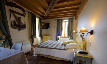 room-image
