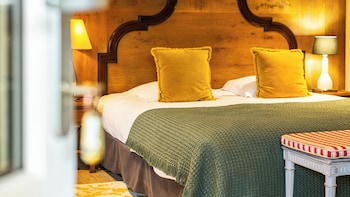 room-image