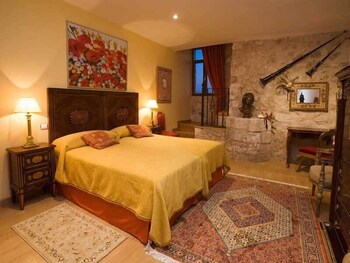 room-image