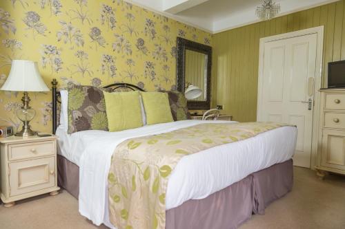 room-image