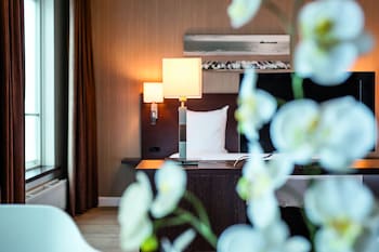 room-image