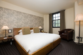 room-image
