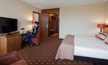 room-image