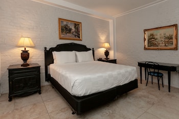 room-image