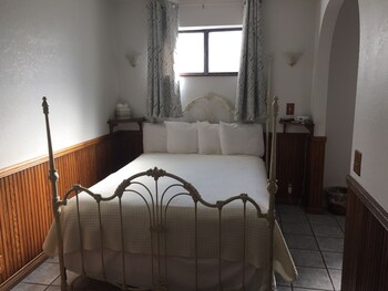 room-image