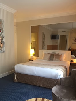 room-image