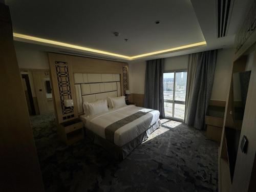 room-image